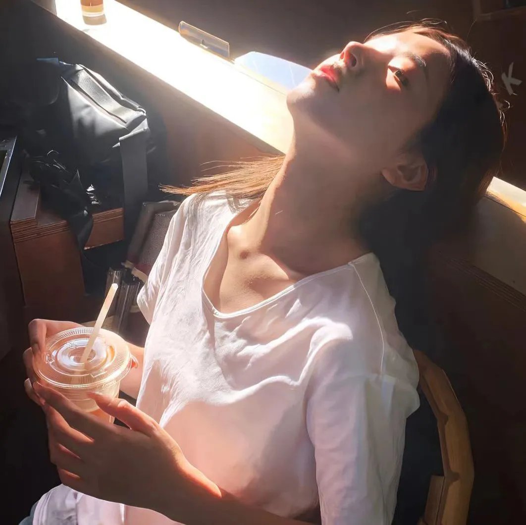 染成茜色的坂道
